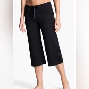 Zelle black wide leg, cropped, athletic pants, size medium